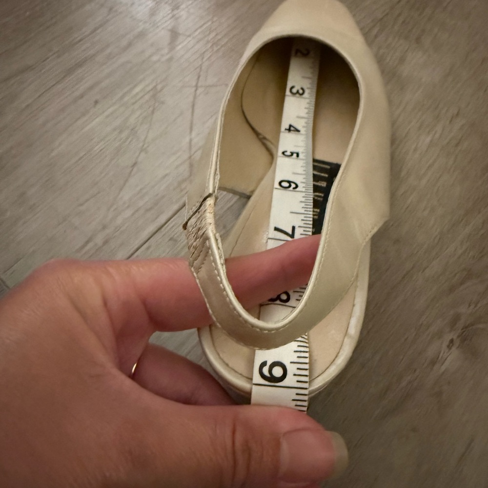Women's AMALFI ITALY Size 5 Vintage Square Toe Ivory Close Toe Heel Shoe - Picture 12 of 16